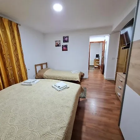 Pensiunea Casa Zmeilor Guest house