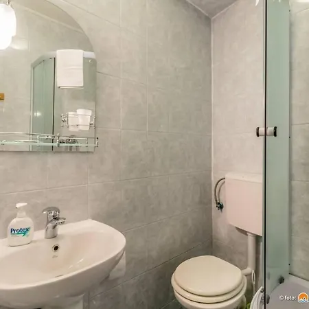 Pensiunea Casa Zmeilor 2*